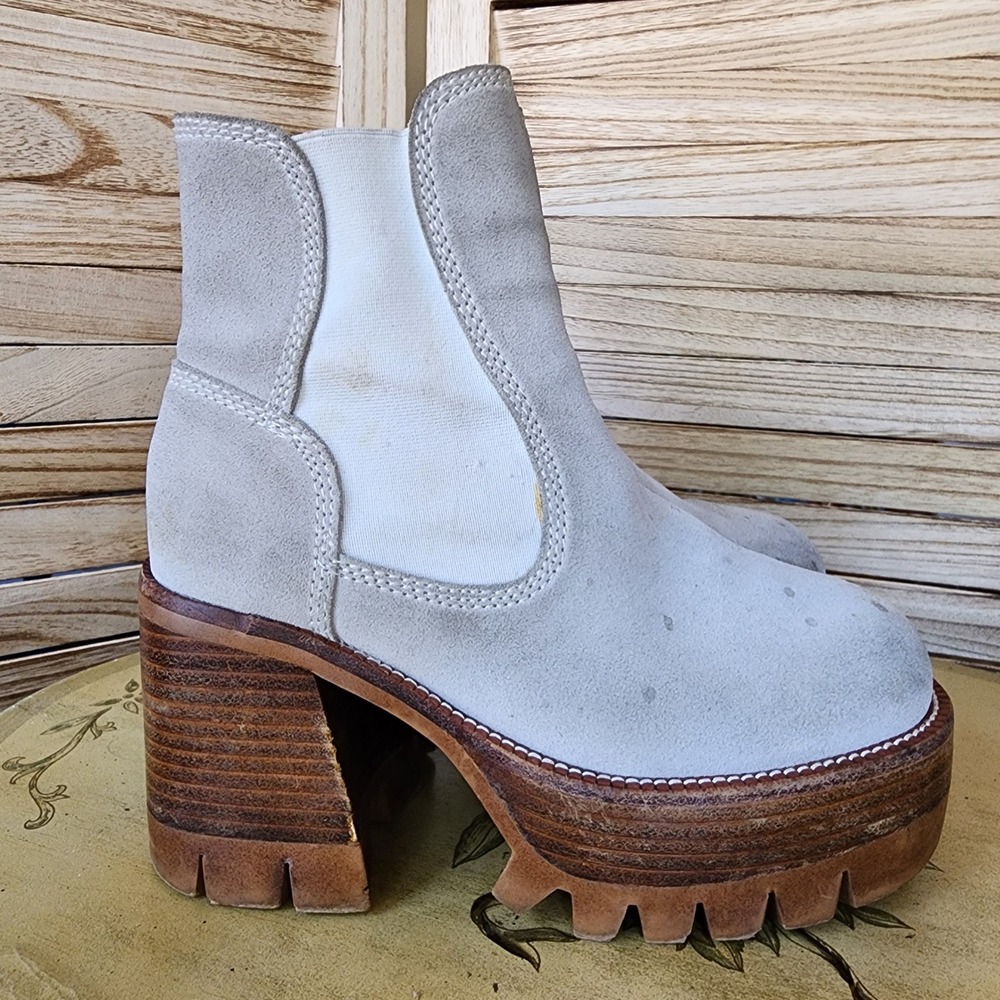 Free People X Jeffrey Campbell 7M Gray Suede Platform Lug Sole Chelsea Boots
